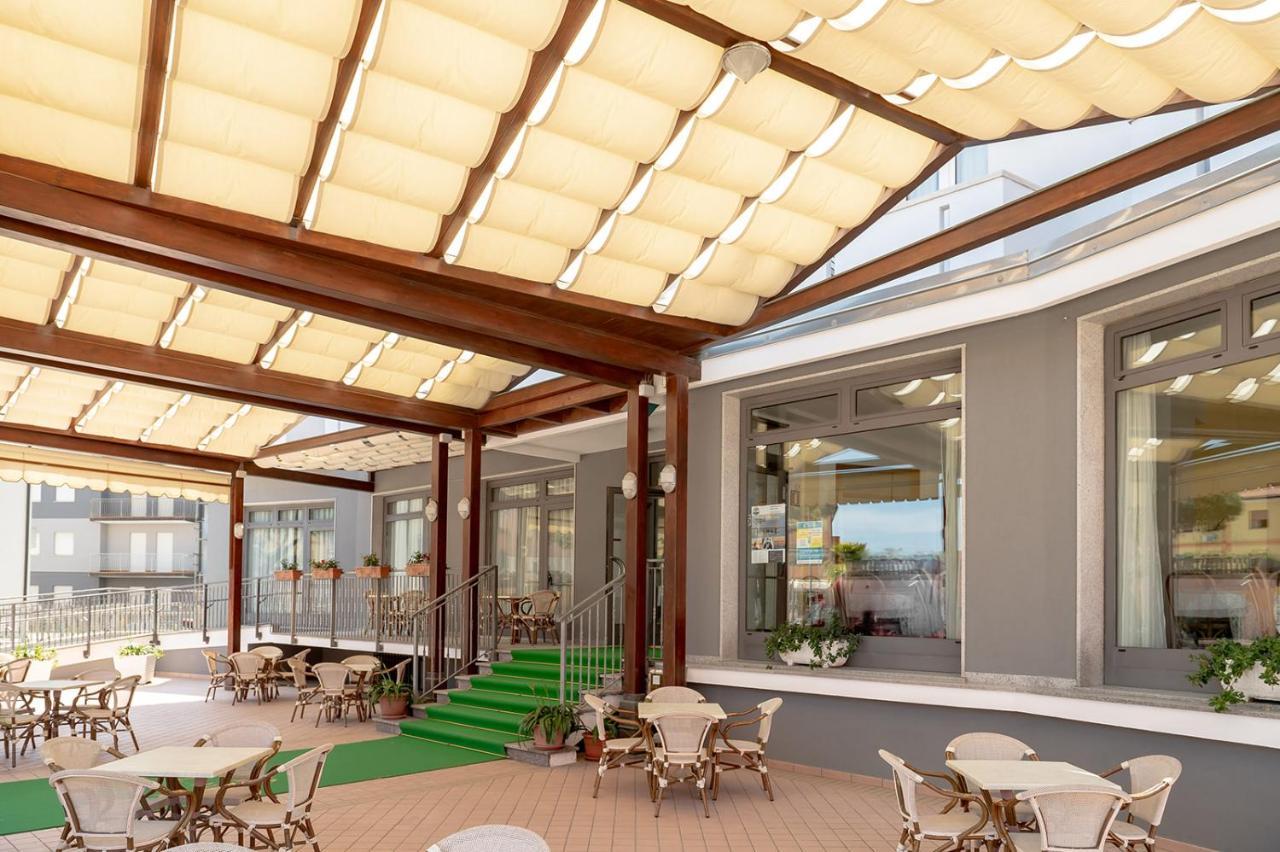 Hotel Milan 罗索利纳马雷 外观 照片