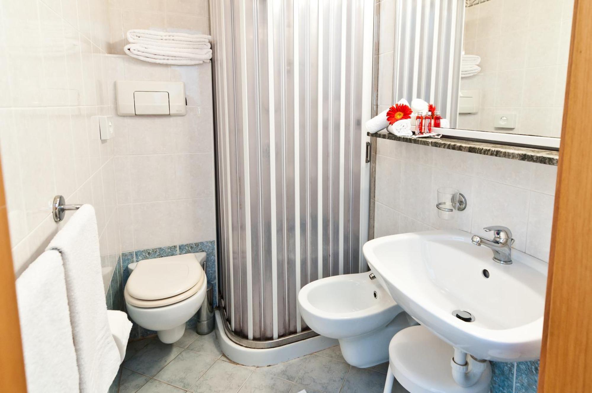 Hotel Milan 罗索利纳马雷 外观 照片