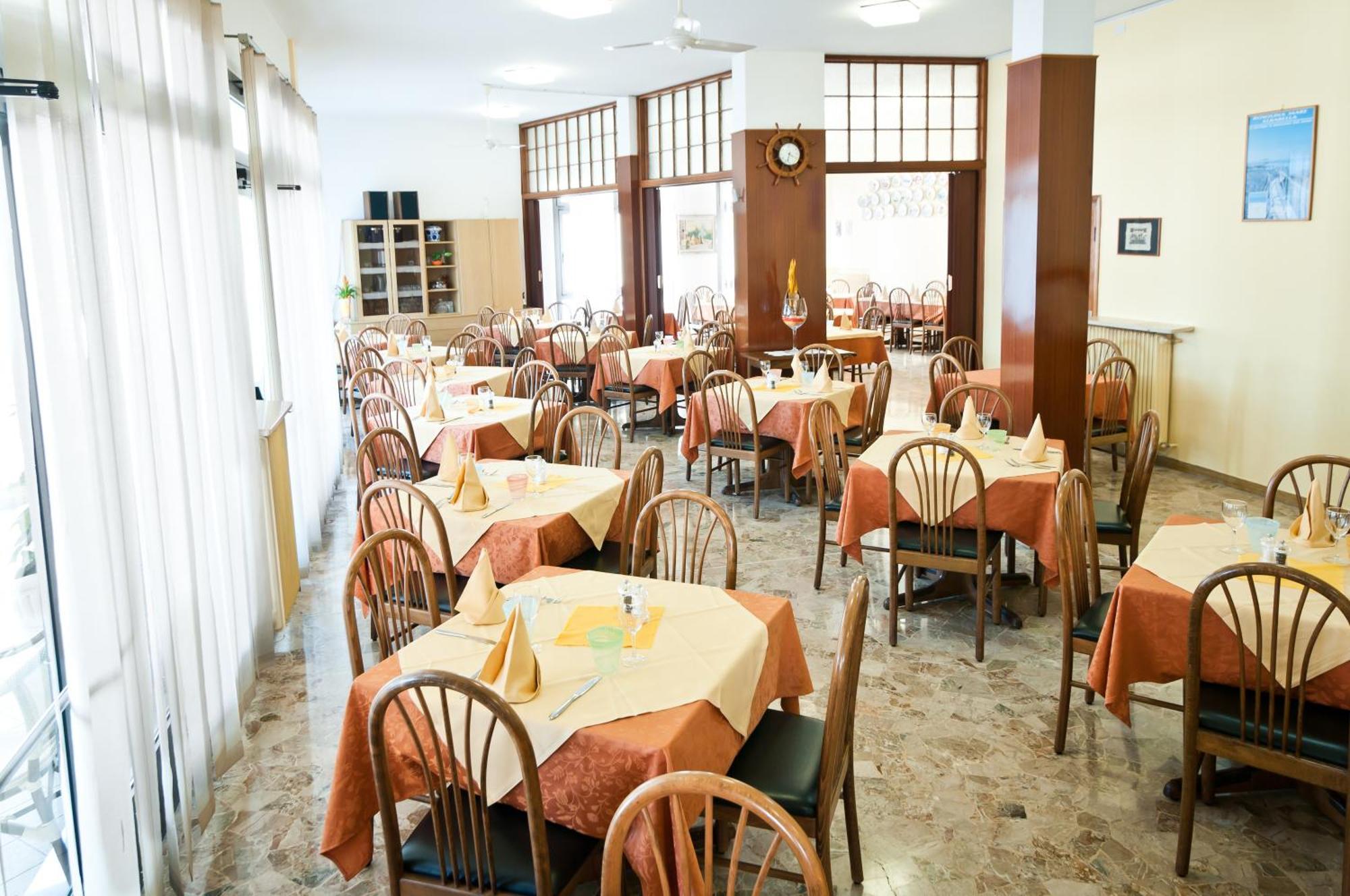 Hotel Milan 罗索利纳马雷 外观 照片